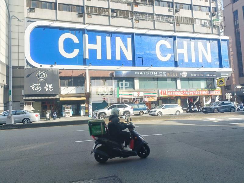 親親戲院對面近百坪商辦附三車位房屋室內格局與周邊環境