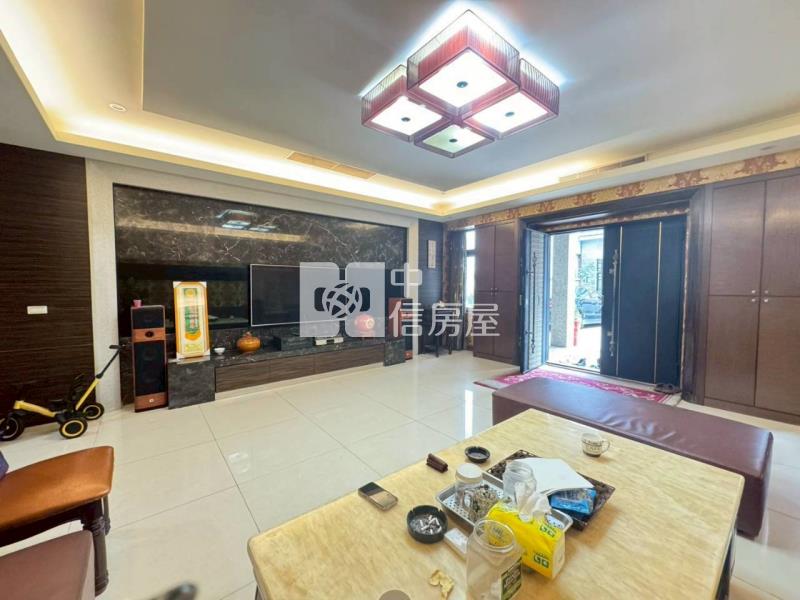 市公所超大別墅房屋室內格局與周邊環境