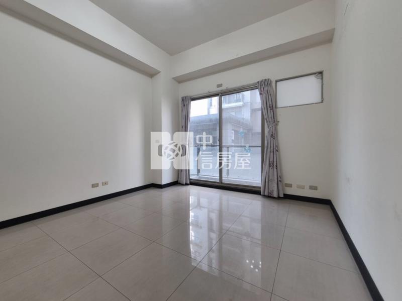 二空新城三大房平車寓房屋室內格局與周邊環境