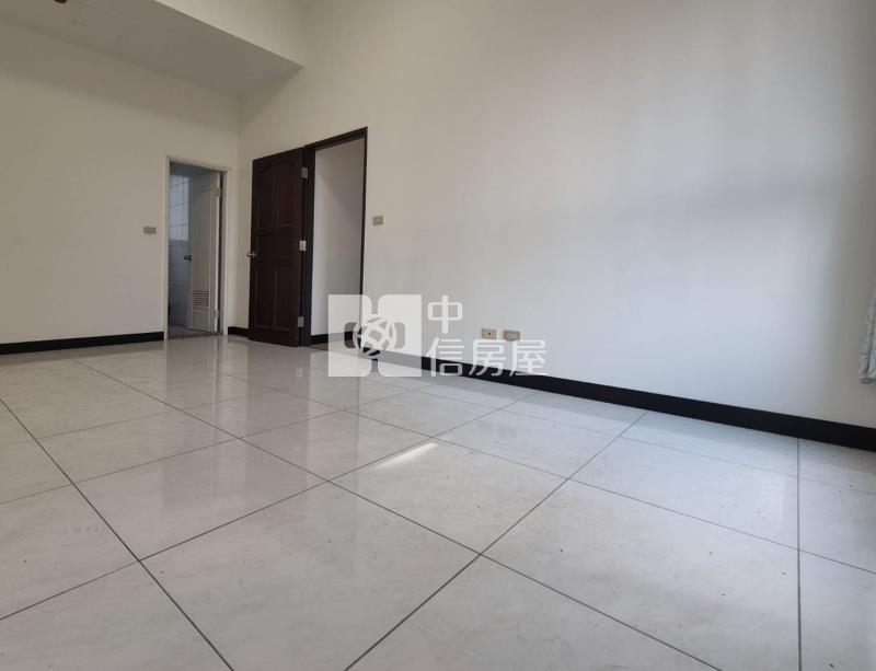 二空新城三大房平車寓房屋室內格局與周邊環境