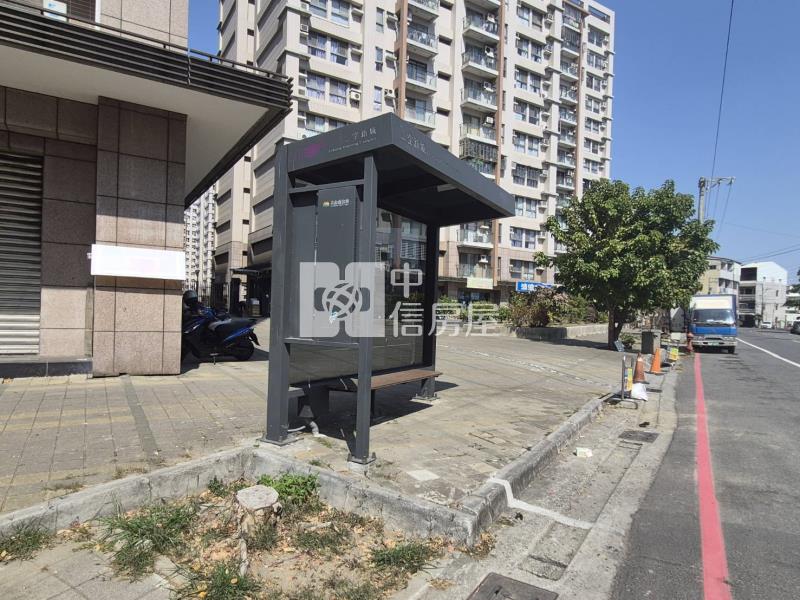 二空新城三大房平車寓房屋室內格局與周邊環境