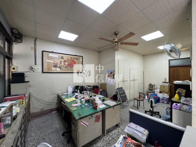 近草湖國小大地坪大面寬電梯住辦房屋室內格局與周邊環境