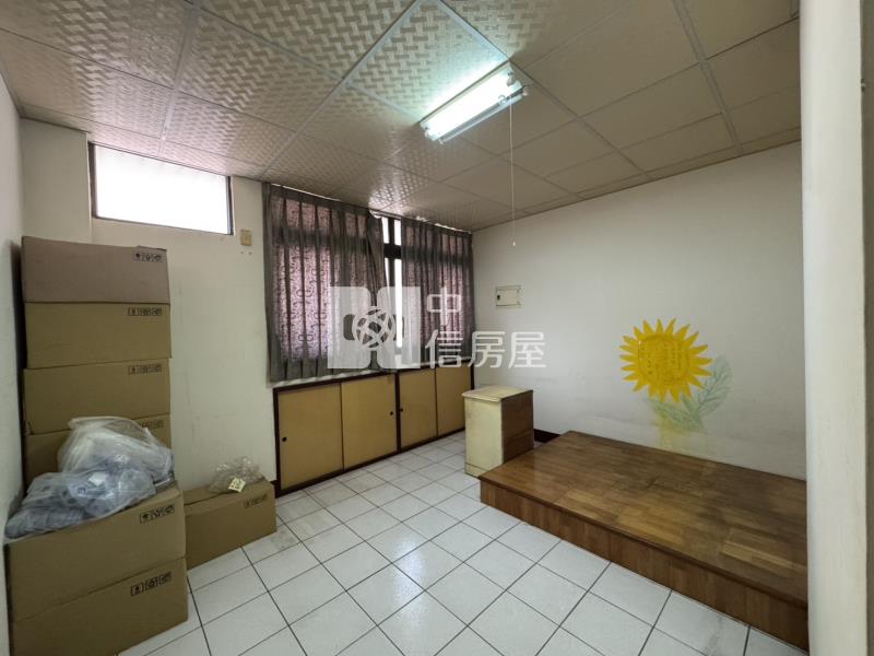 近草湖國小大地坪大面寬電梯住辦房屋室內格局與周邊環境