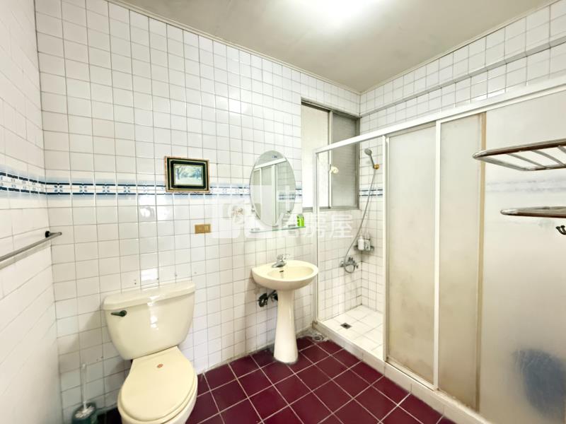 太平豐年社區大面寬孝新別墅房屋室內格局與周邊環境