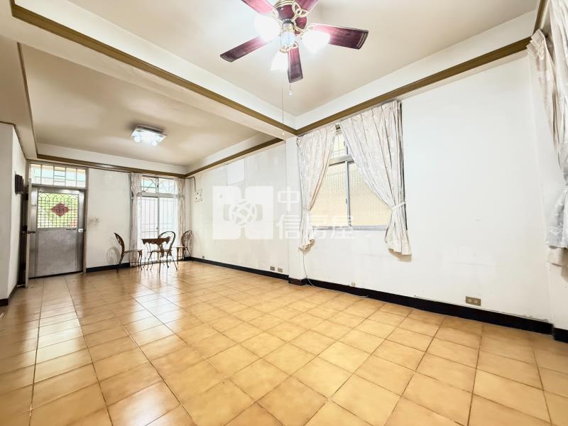 太平豐年社區大面寬孝新別墅房屋室內格局與周邊環境