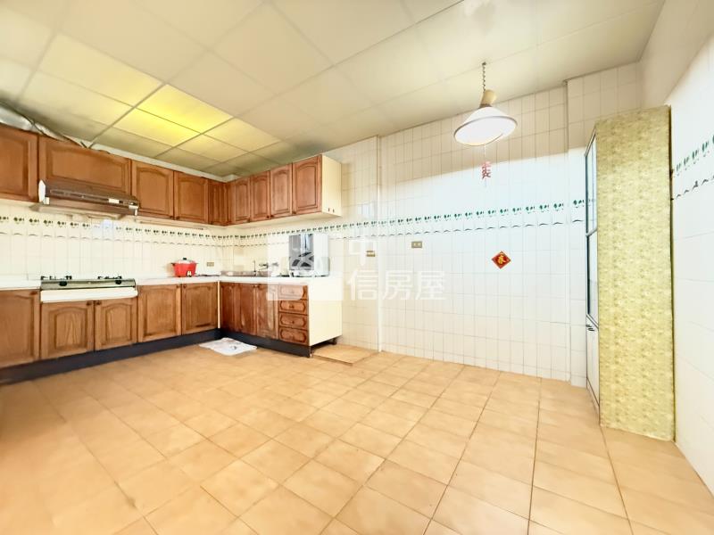 太平豐年社區大面寬孝新別墅房屋室內格局與周邊環境