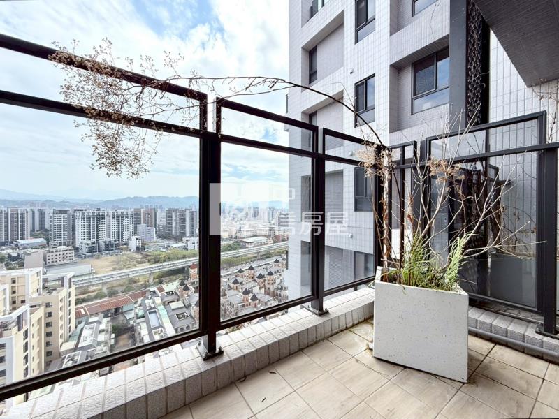 豐謙森立方精裝視野三房平車房屋室內格局與周邊環境