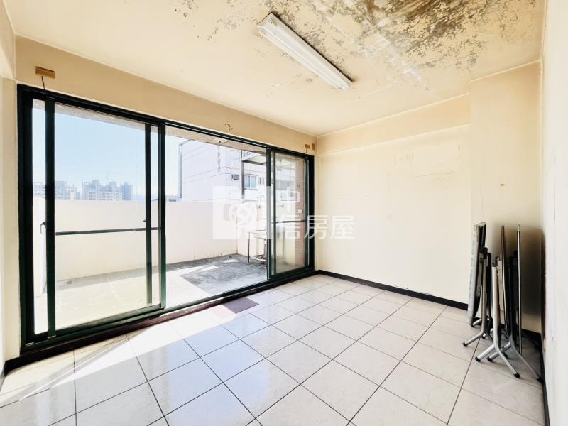 松和街震後金透店房屋室內格局與周邊環境