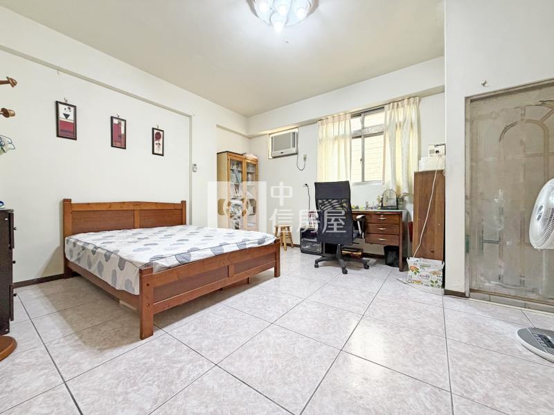 八期豐樂公園臨路大地坪車庫別墅房屋室內格局與周邊環境