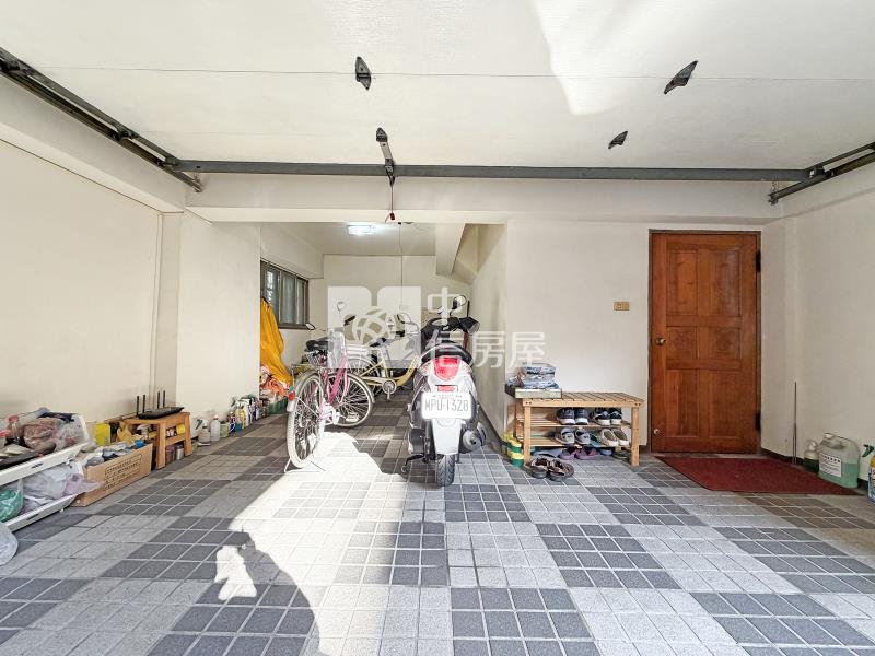 八期豐樂公園臨路大地坪車庫別墅房屋室內格局與周邊環境