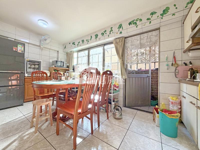 八期豐樂公園臨路大地坪車庫別墅房屋室內格局與周邊環境