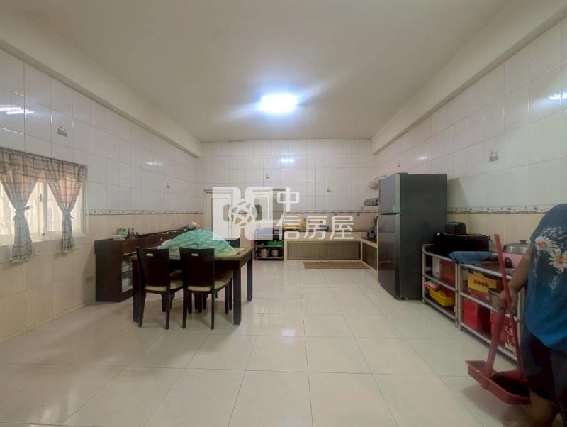 A2-15新站大面寬別墅(專任)房屋室內格局與周邊環境