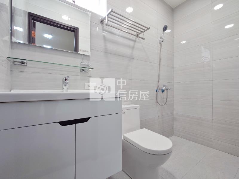 栗林車站臨路美透天房屋室內格局與周邊環境