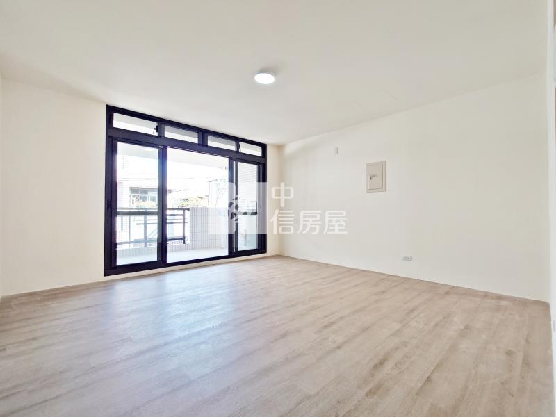 栗林車站臨路美透天房屋室內格局與周邊環境