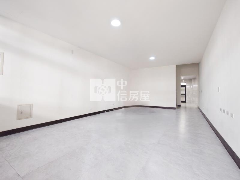 栗林車站臨路美透天房屋室內格局與周邊環境