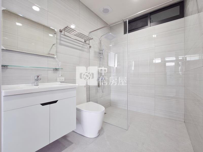 栗林車站臨路美透天房屋室內格局與周邊環境