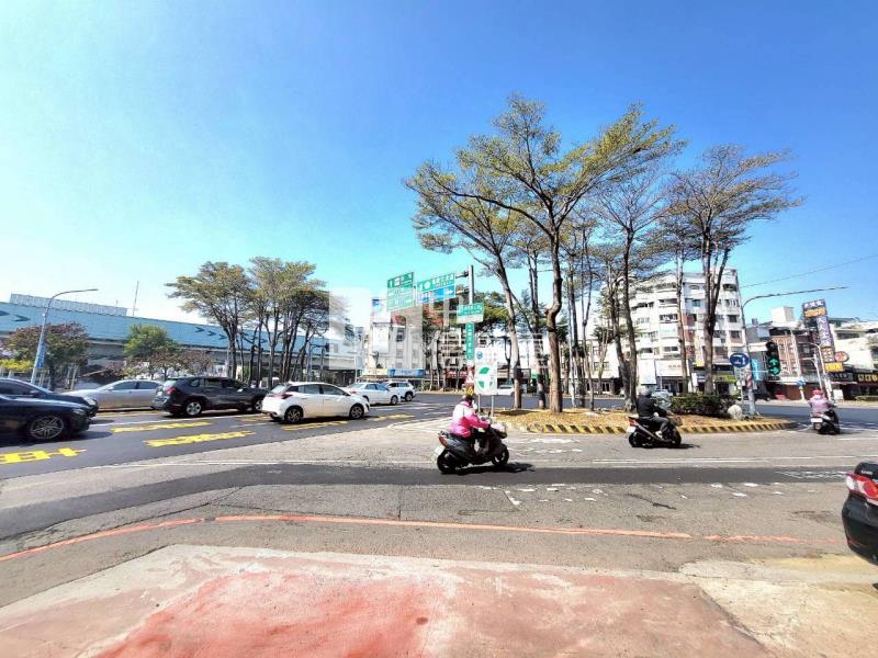 市中心全新電梯店墅房屋室內格局與周邊環境