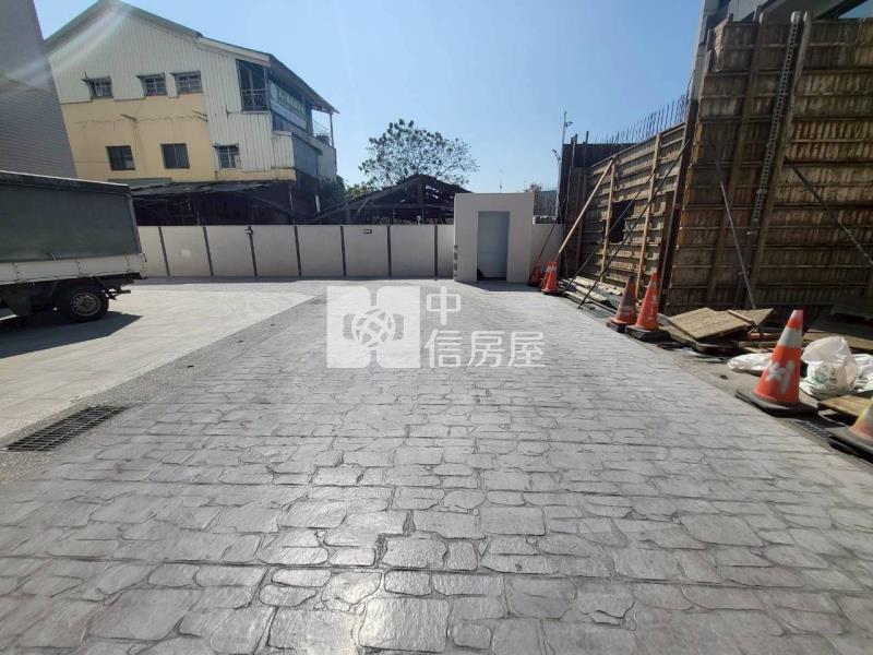 市中心全新電梯店墅房屋室內格局與周邊環境