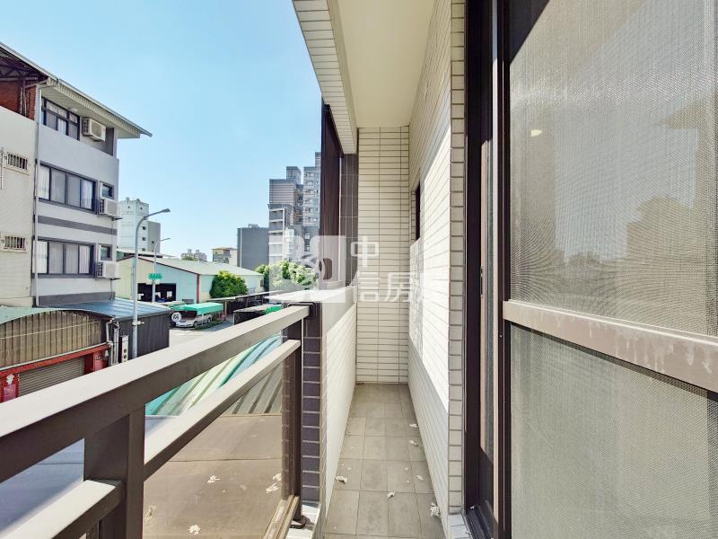 三光國中臨路車庫美墅房屋室內格局與周邊環境