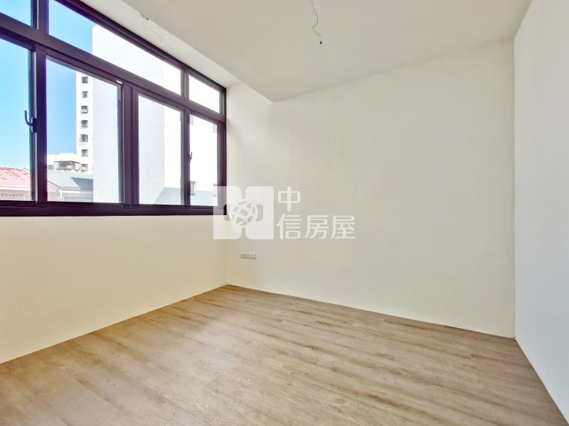 三光國中臨路車庫美墅房屋室內格局與周邊環境