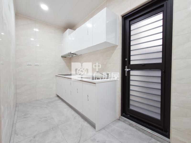 三光國中臨路車庫美墅房屋室內格局與周邊環境