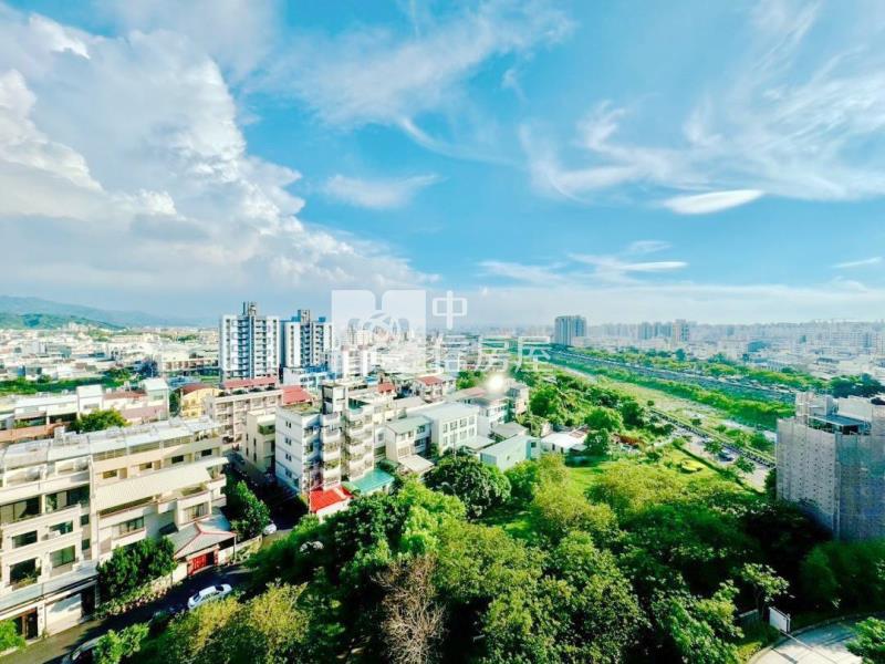承辦.總太高樓層.無限超美視野.三房雙車位房屋室內格局與周邊環境