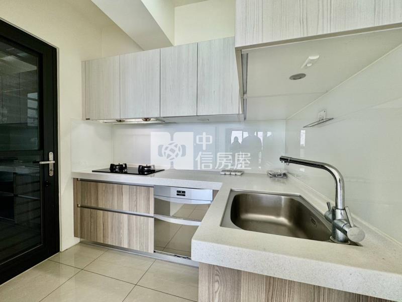 承辦.總太高樓層.無限超美視野.三房雙車位房屋室內格局與周邊環境