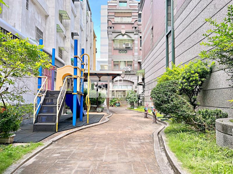 屏東房屋 崇蘭新都心靜居小別墅房屋室內格局與周邊環境