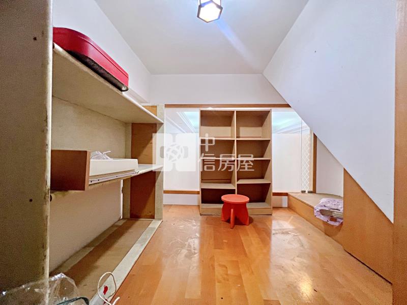 屏東房屋 崇蘭新都心靜居小別墅房屋室內格局與周邊環境