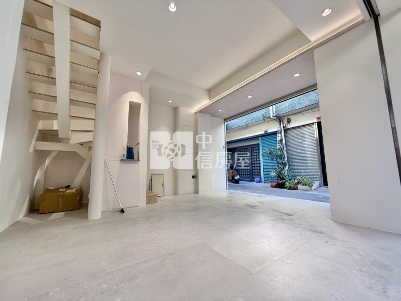 中台灣三鐵共構｜稀有日系奶油風格輕奢邊間透天厝房屋室內格局與周邊環境