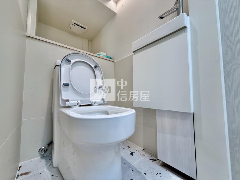 中台灣三鐵共構｜稀有日系奶油風格輕奢邊間透天厝房屋室內格局與周邊環境