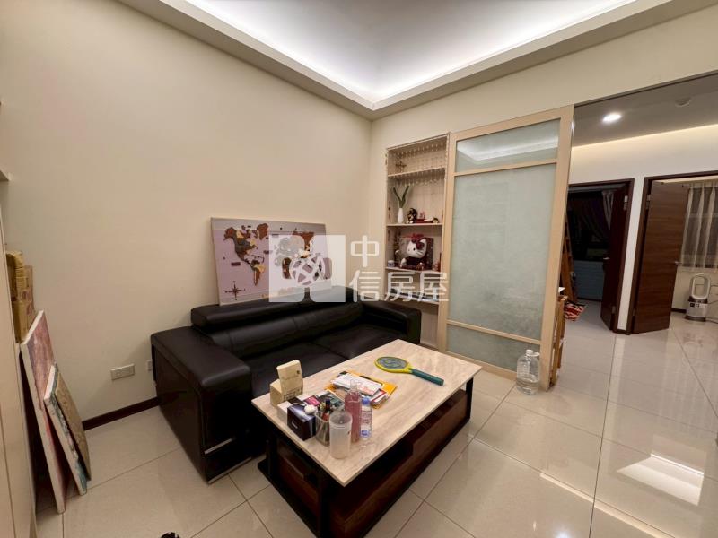 近誠品高機能精裝兩房平車房屋室內格局與周邊環境