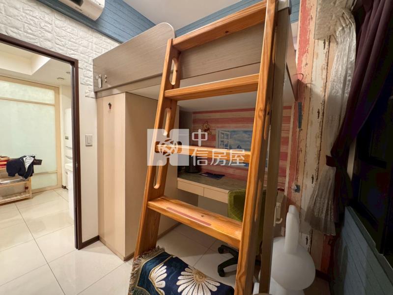 近誠品高機能精裝兩房平車房屋室內格局與周邊環境