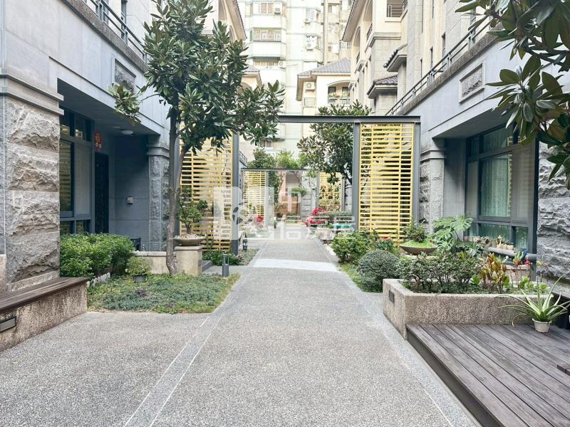 中科震後大地坪雙車花園美別墅房屋室內格局與周邊環境