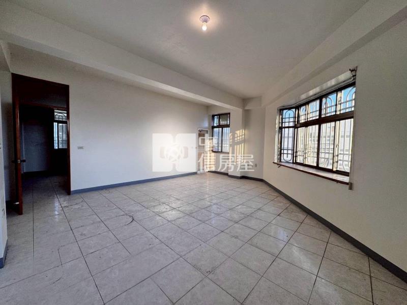 楠西百坪角窗大面寬7房雙金店住房屋室內格局與周邊環境