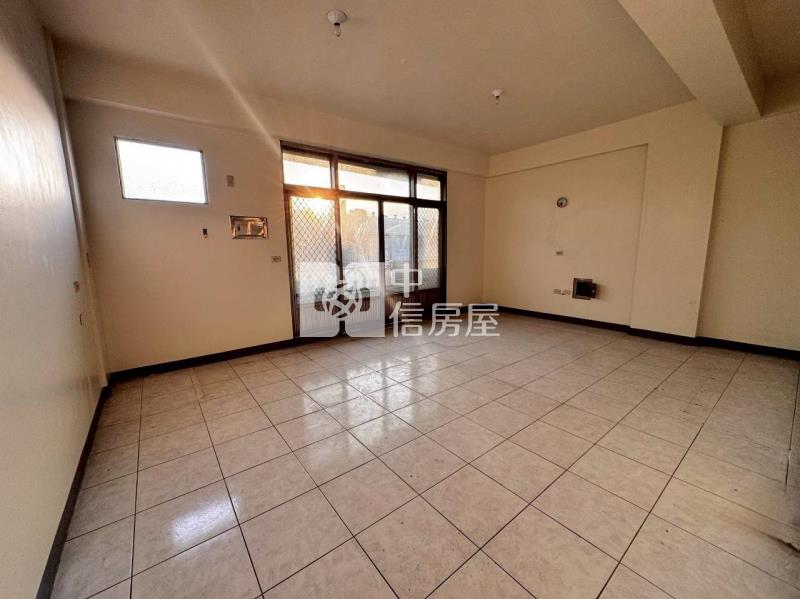 楠西百坪角窗大面寬7房雙金店住房屋室內格局與周邊環境