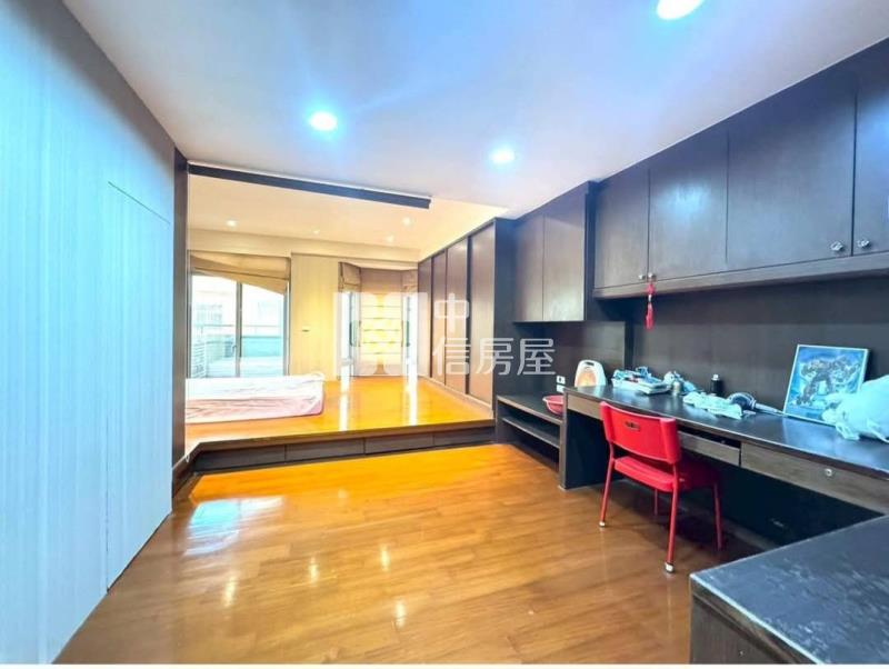 中壢近市公所大地坪透天別墅房屋室內格局與周邊環境