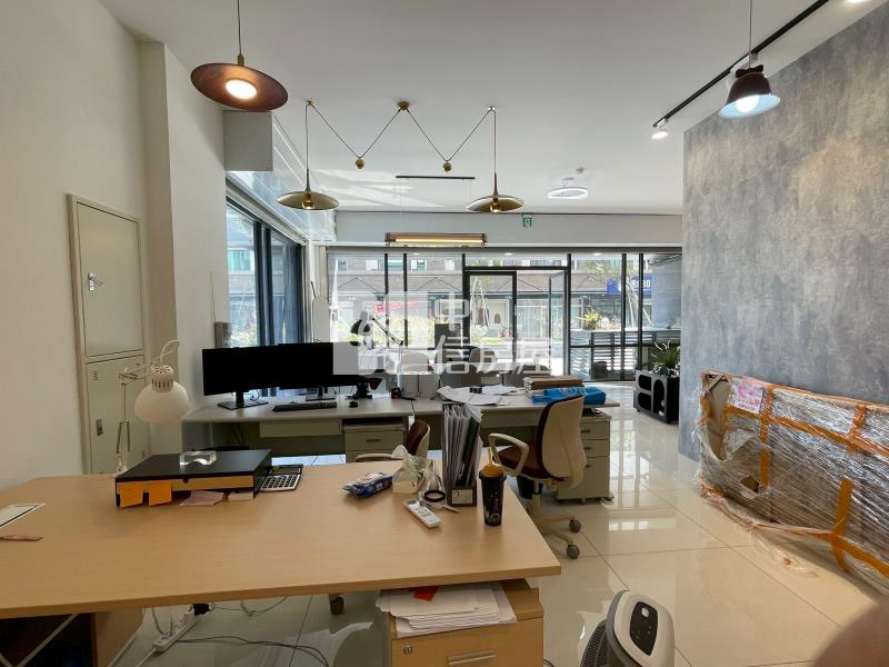 陽光樹商圈三角窗金店面房屋室內格局與周邊環境