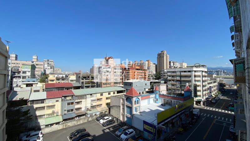 專任北屯絕代風華全新整理三房平車房屋室內格局與周邊環境