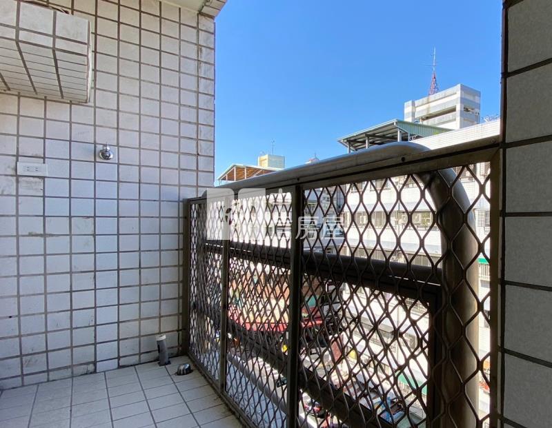 專任北屯絕代風華全新整理三房平車房屋室內格局與周邊環境