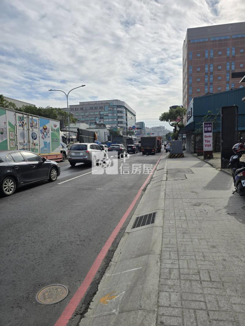 【奔馳】南崁路店面房屋室內格局與周邊環境