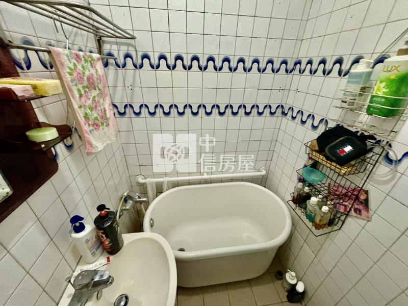 文中捷運站旁八米路店面宅房屋室內格局與周邊環境