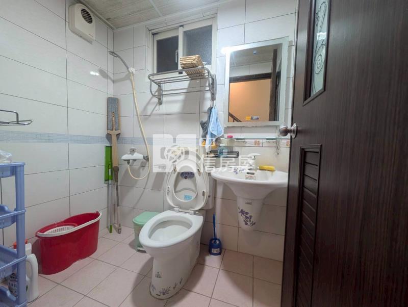 A1-67更生北巷內車庫別墅房屋室內格局與周邊環境