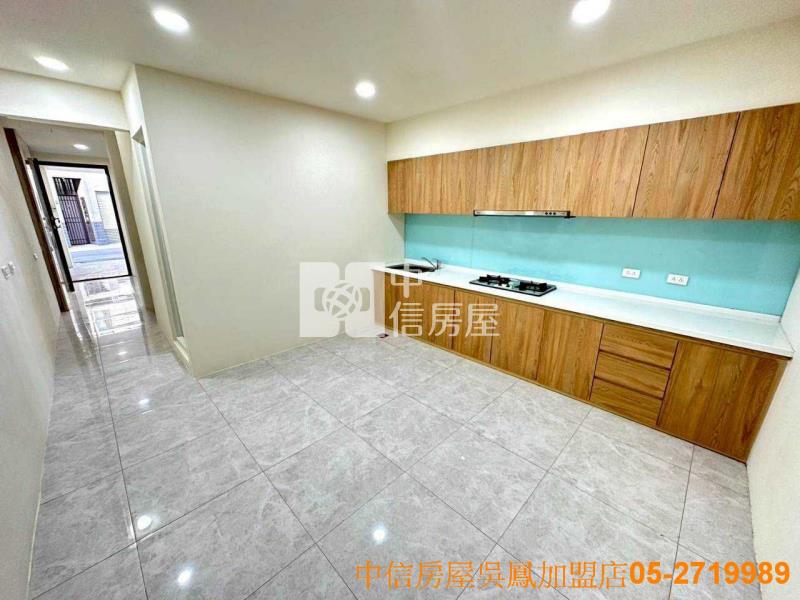 崎子頭車庫美透天房屋室內格局與周邊環境