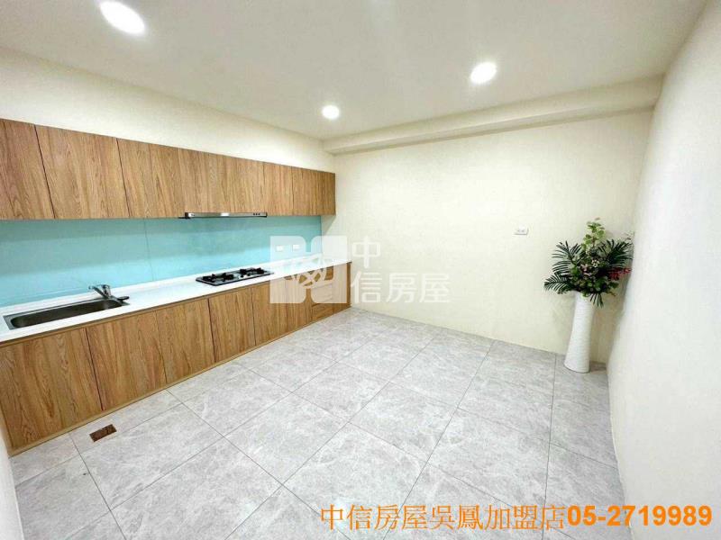 崎子頭車庫美透天房屋室內格局與周邊環境