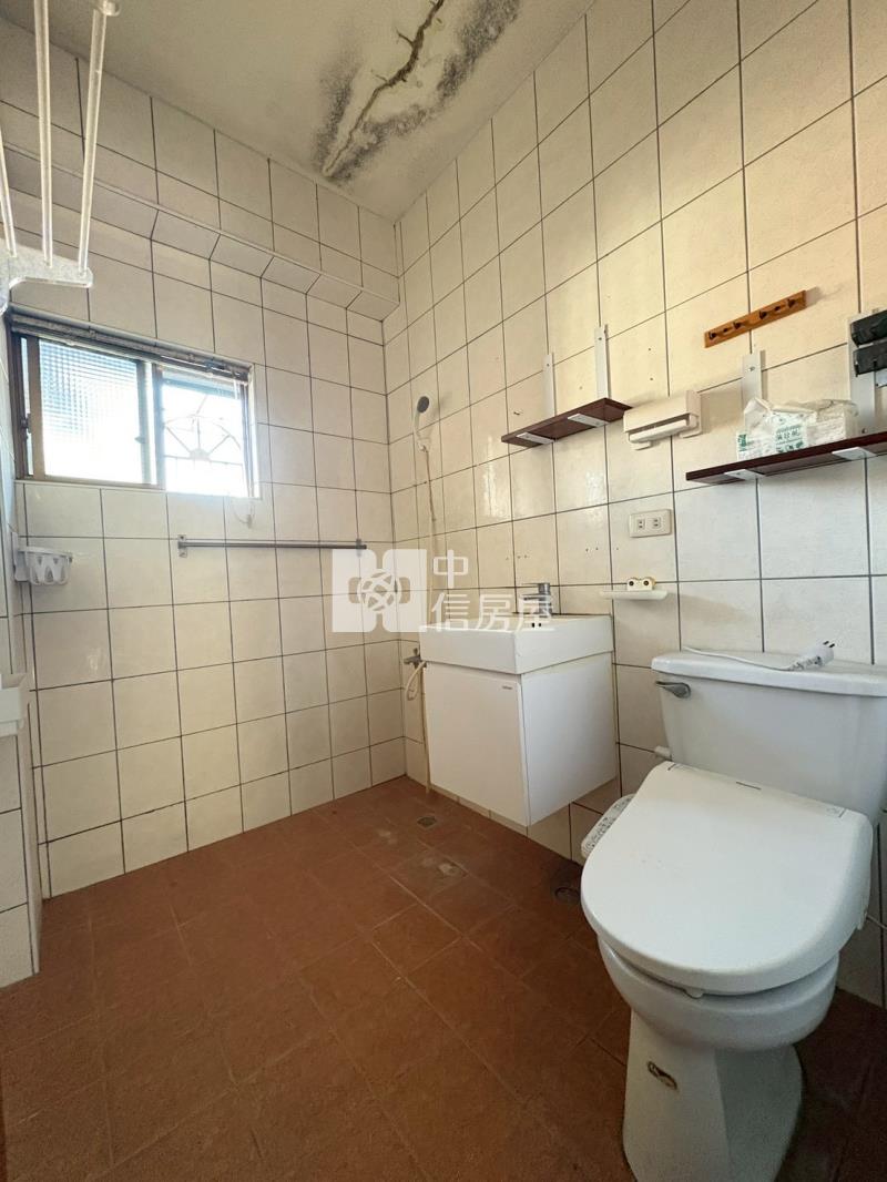 近水安捷運站正文心路臨路黃金透店房屋室內格局與周邊環境