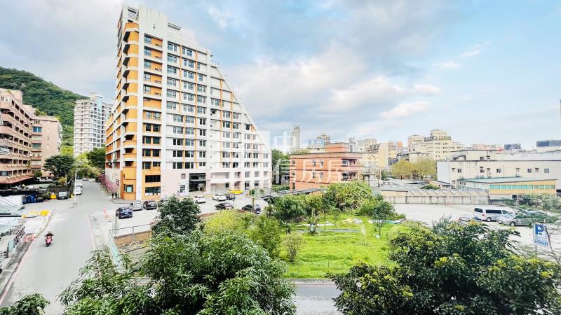 市中心山景禪風溫泉湯屋房屋室內格局與周邊環境