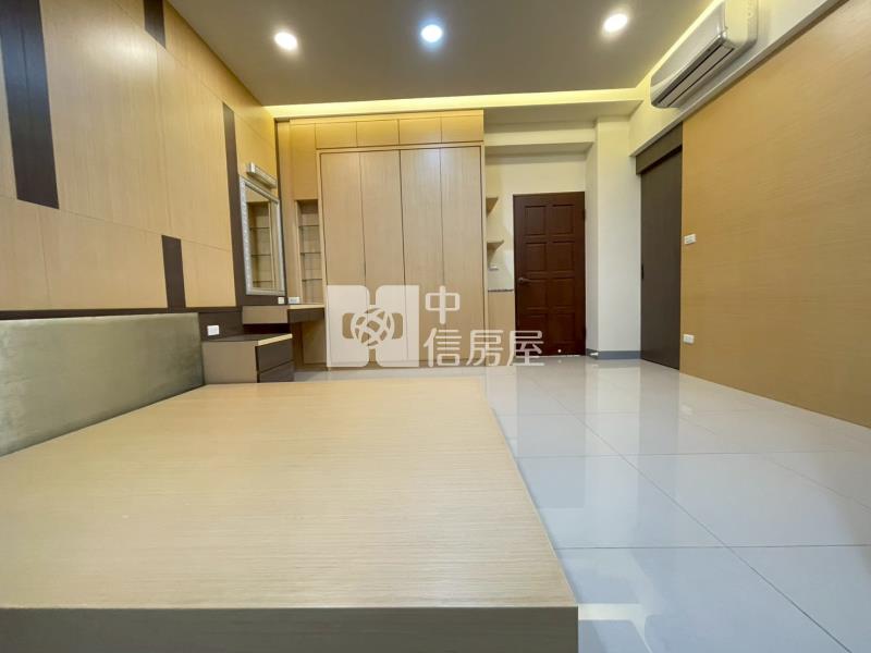 勝利星村輕屋齡雙車庫豪墅*專約*房屋室內格局與周邊環境