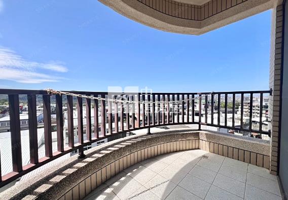 近頭份交流道景觀2房車房屋室內格局與周邊環境