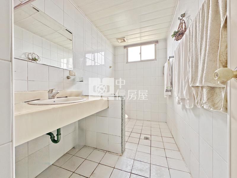 潭子頭家開心一百4房平車（專任）房屋室內格局與周邊環境